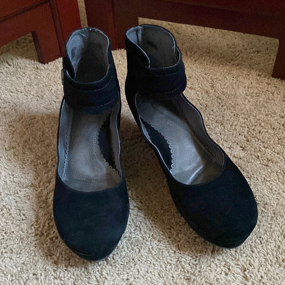 Anesha platform shoes